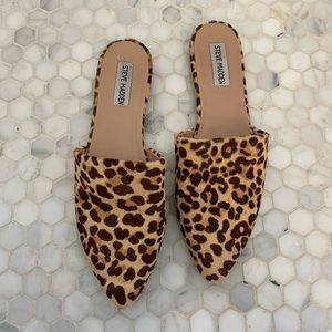 Steve Madden leopard slides